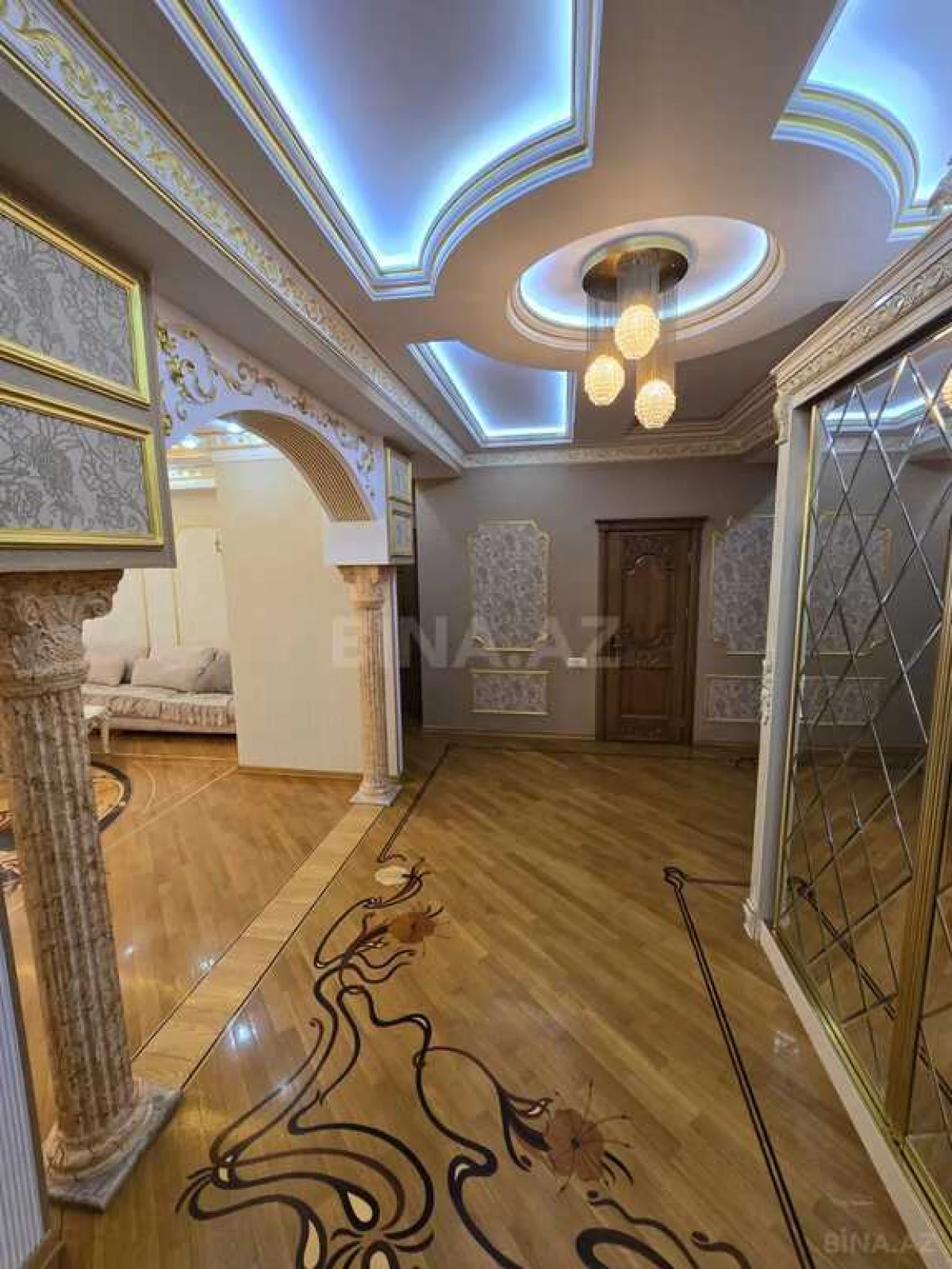 Kirayə verilir 4 otaqlı mənzil 180 m²