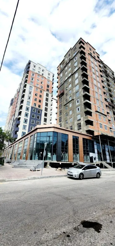 Satılır 4 otaqlı mənzil 126 m²