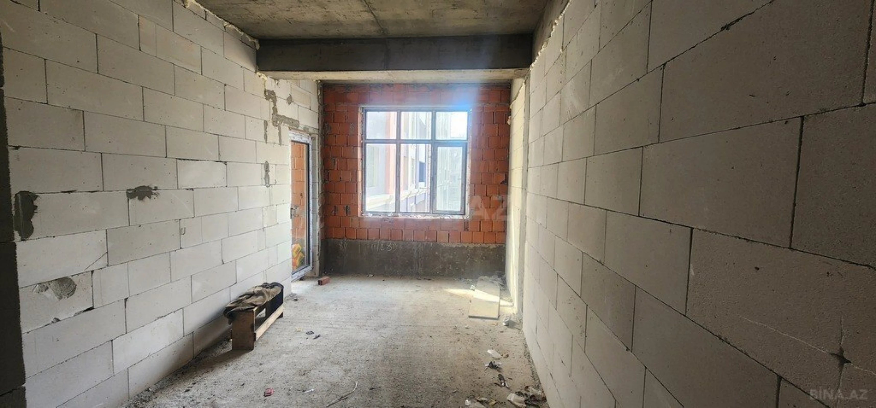 Satılır 4 otaqlı mənzil 126 m²