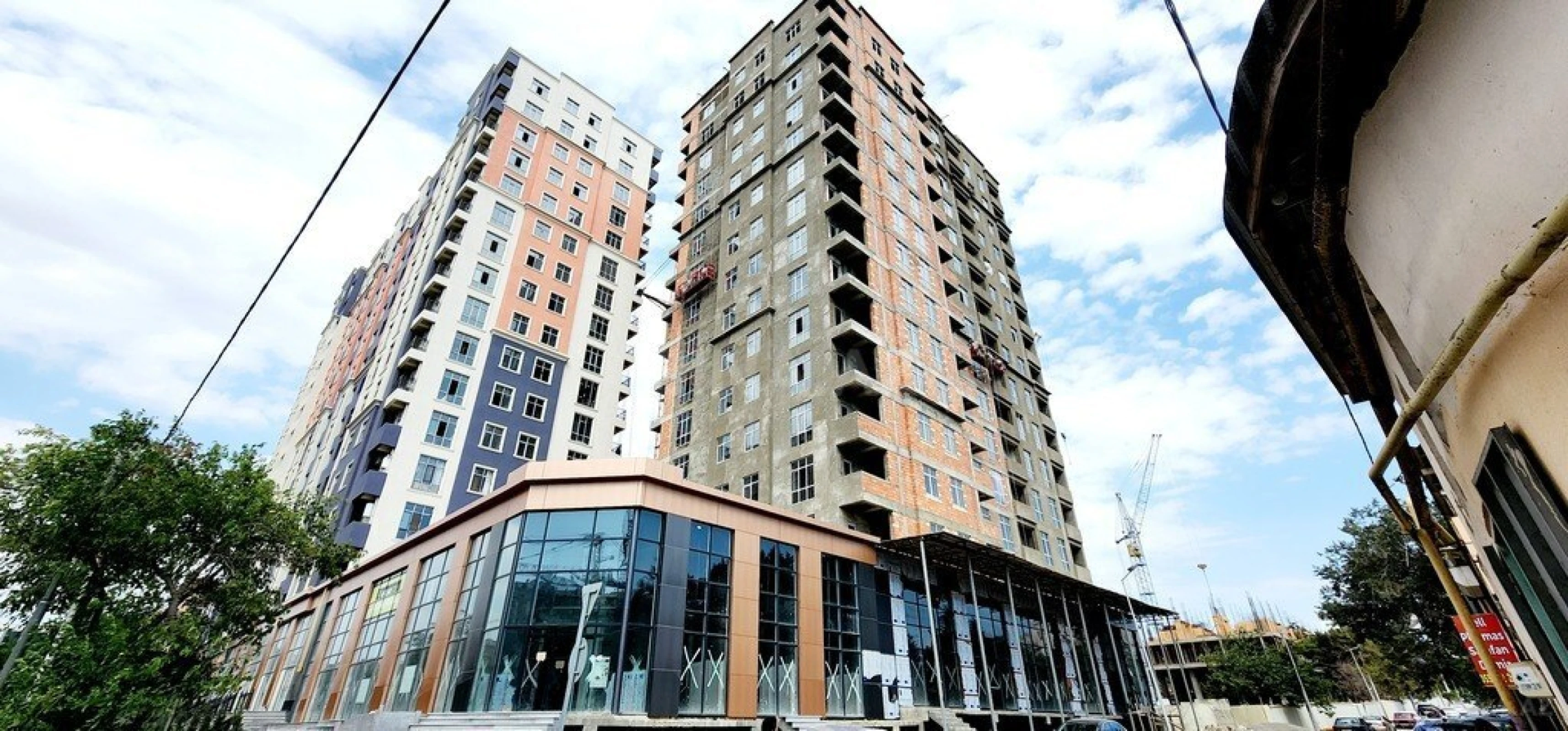 Satılır 4 otaqlı mənzil 126 m²