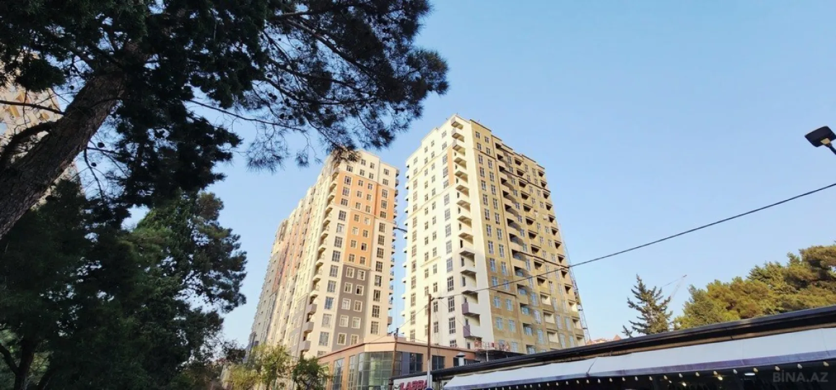Satılır 4 otaqlı mənzil 126 m²