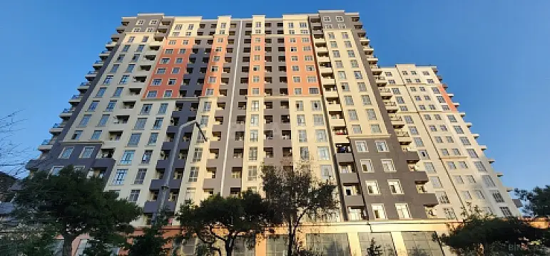 Satılır 4 otaqlı mənzil 126 m²