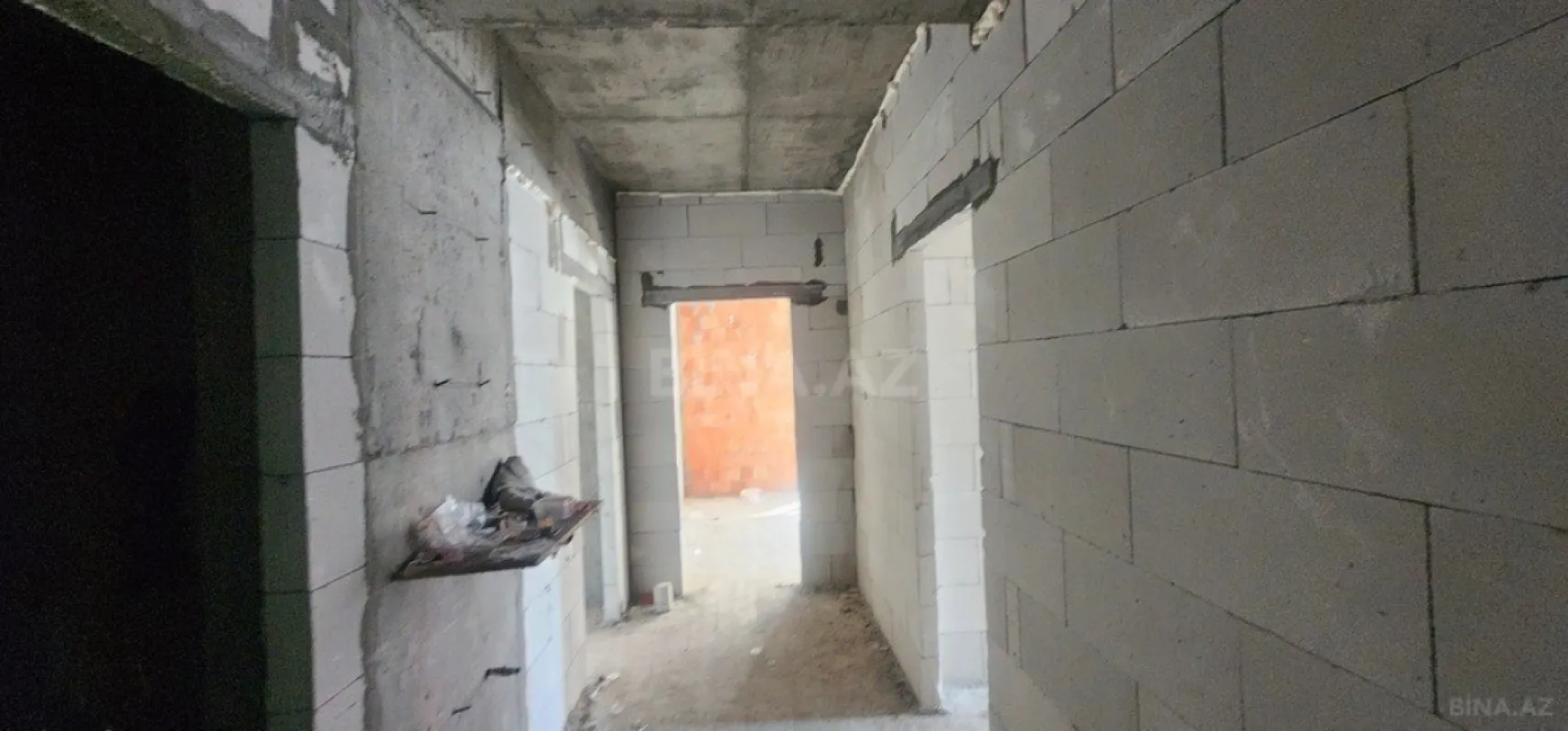 Satılır 4 otaqlı mənzil 126 m²