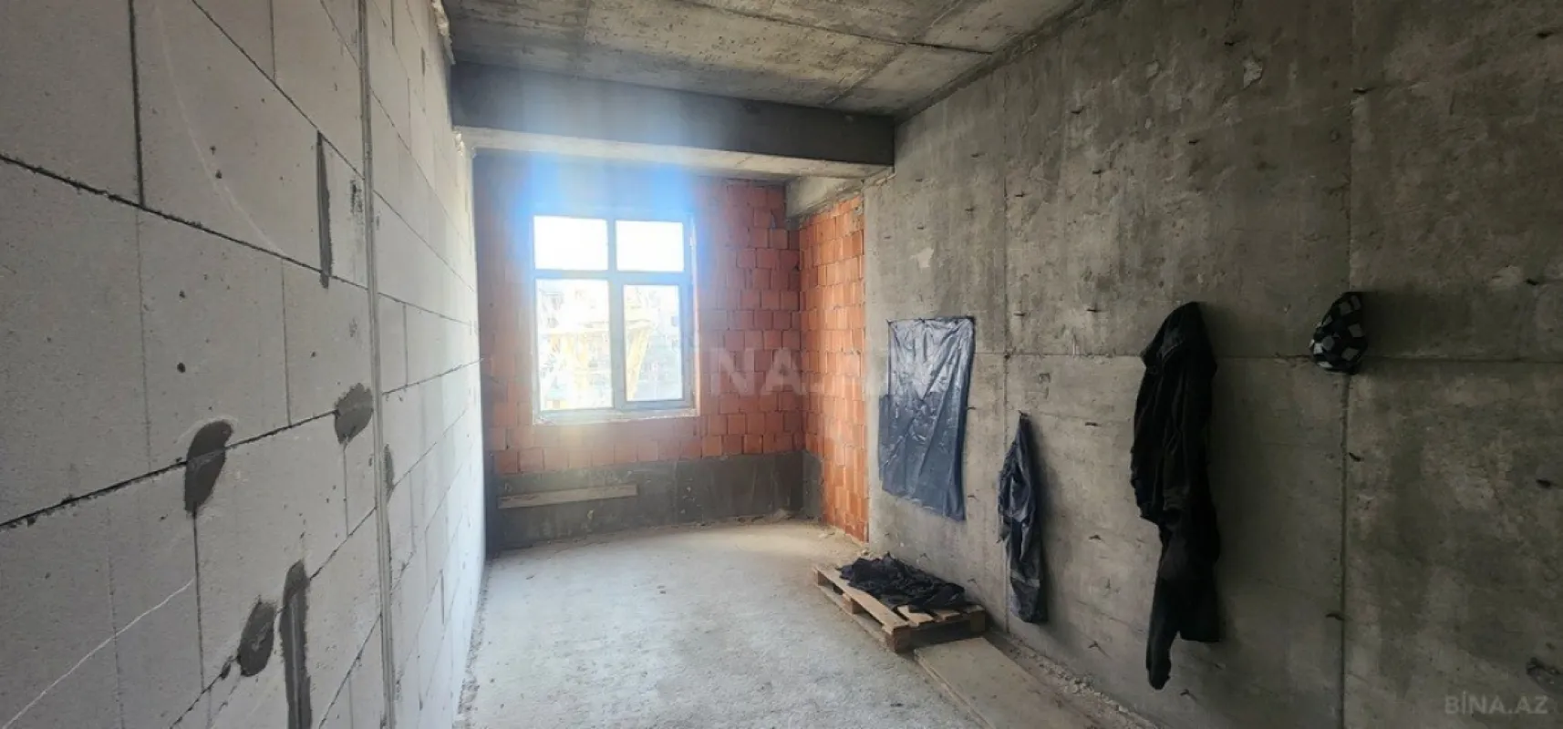 Satılır 4 otaqlı mənzil 126 m²