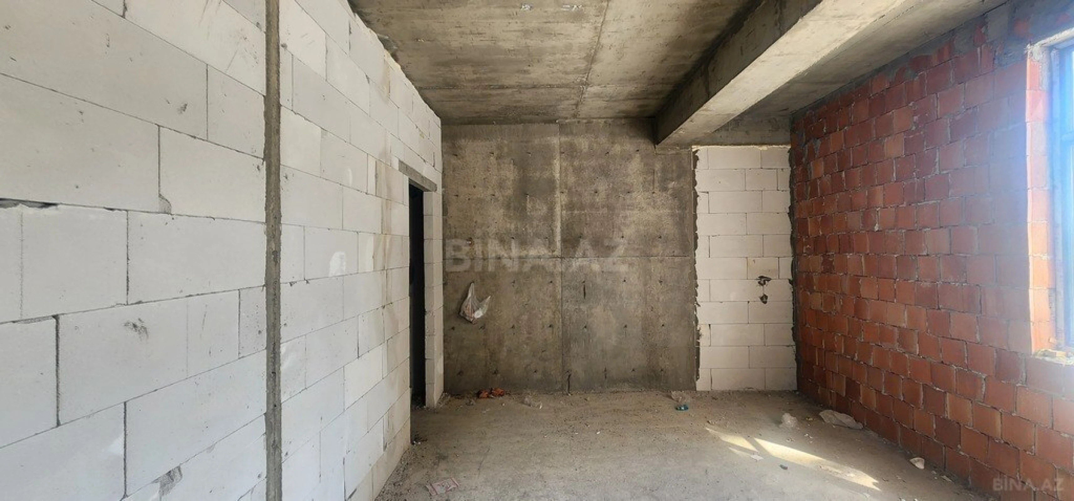 Satılır 4 otaqlı mənzil 126 m²