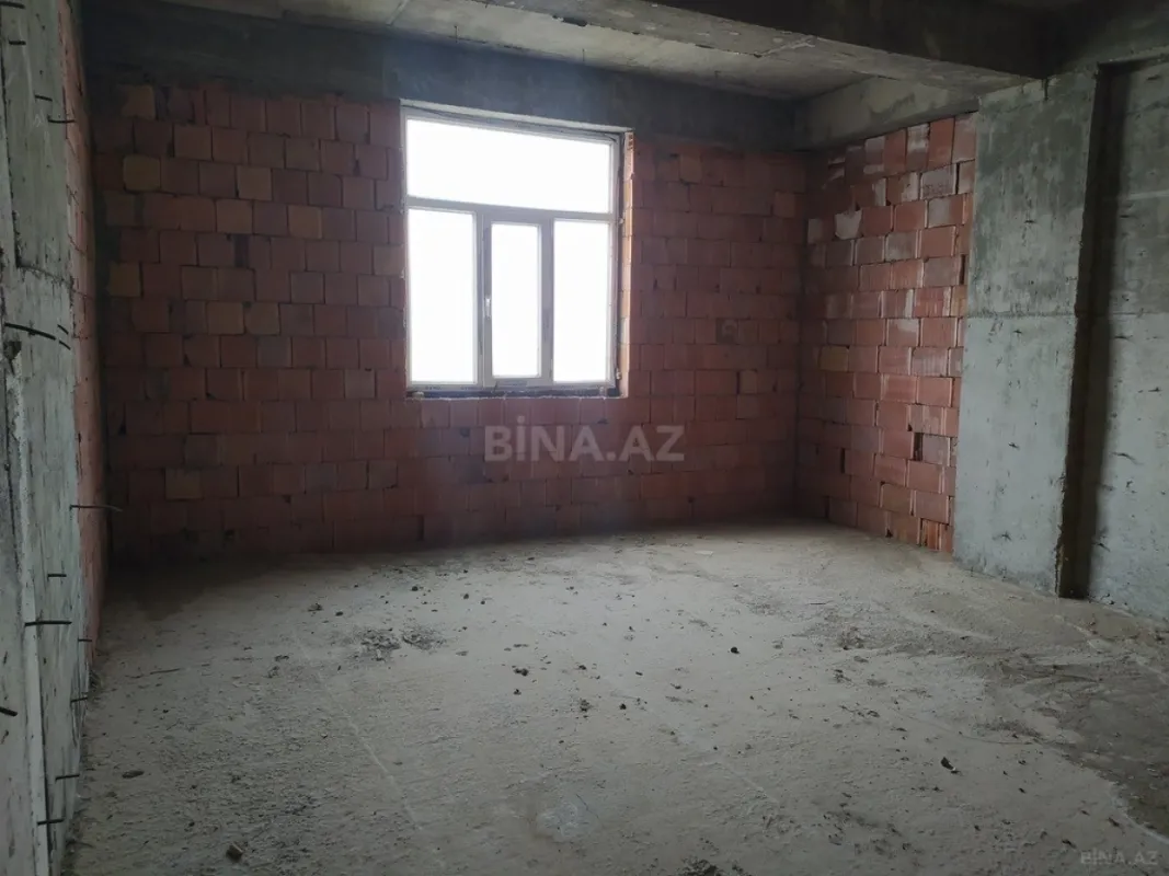 Satılır 4 otaqlı mənzil 144 m²
