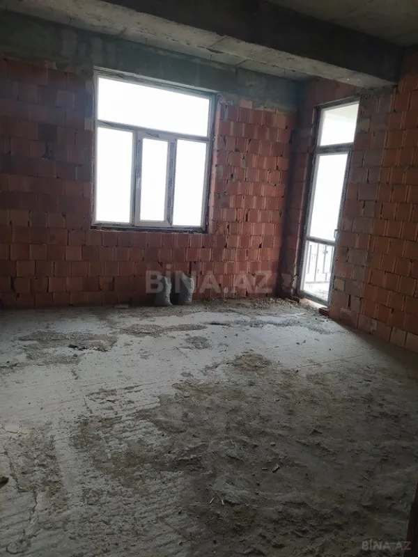 Satılır 4 otaqlı mənzil 144 m²