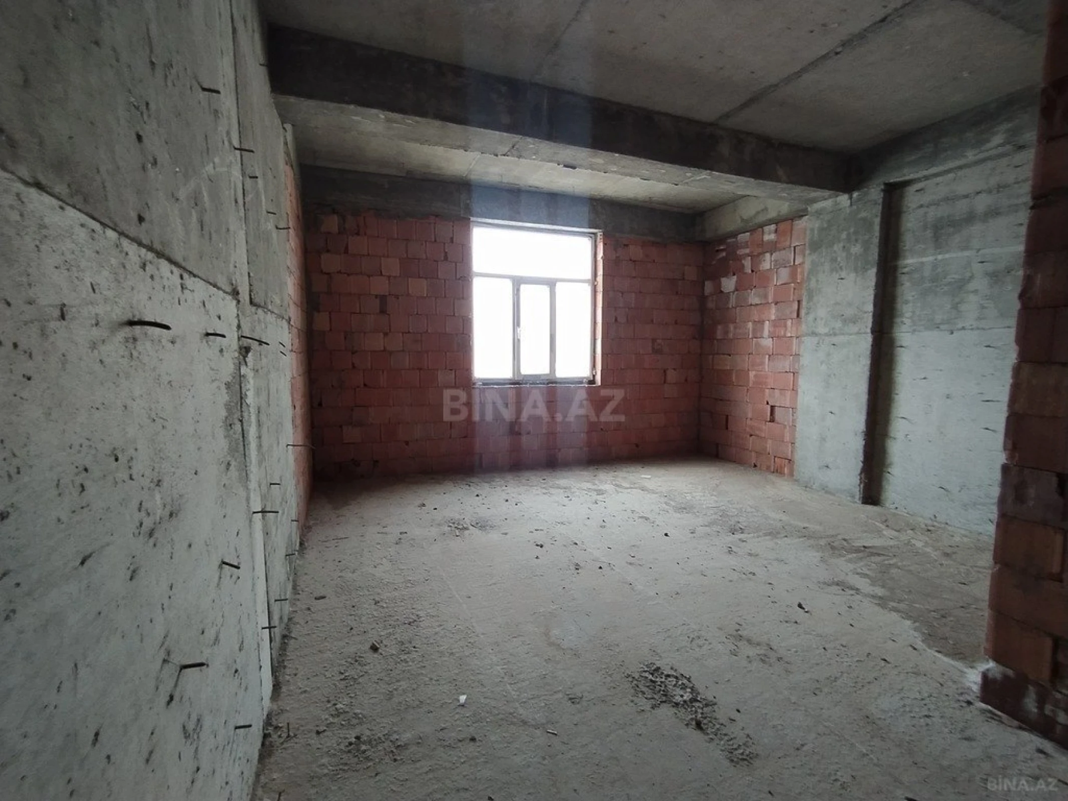 Satılır 4 otaqlı mənzil 144 m²