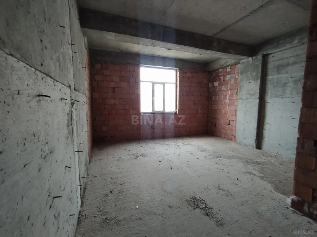 Satılır 4 otaqlı mənzil 144 m²