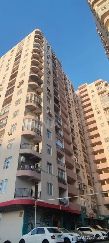 Satılır 4 otaqlı mənzil 144 m²