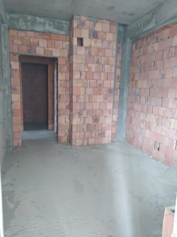 Satılır 4 otaqlı mənzil 144 m²