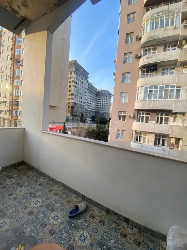 Satılır 4 otaqlı mənzil 157 m²