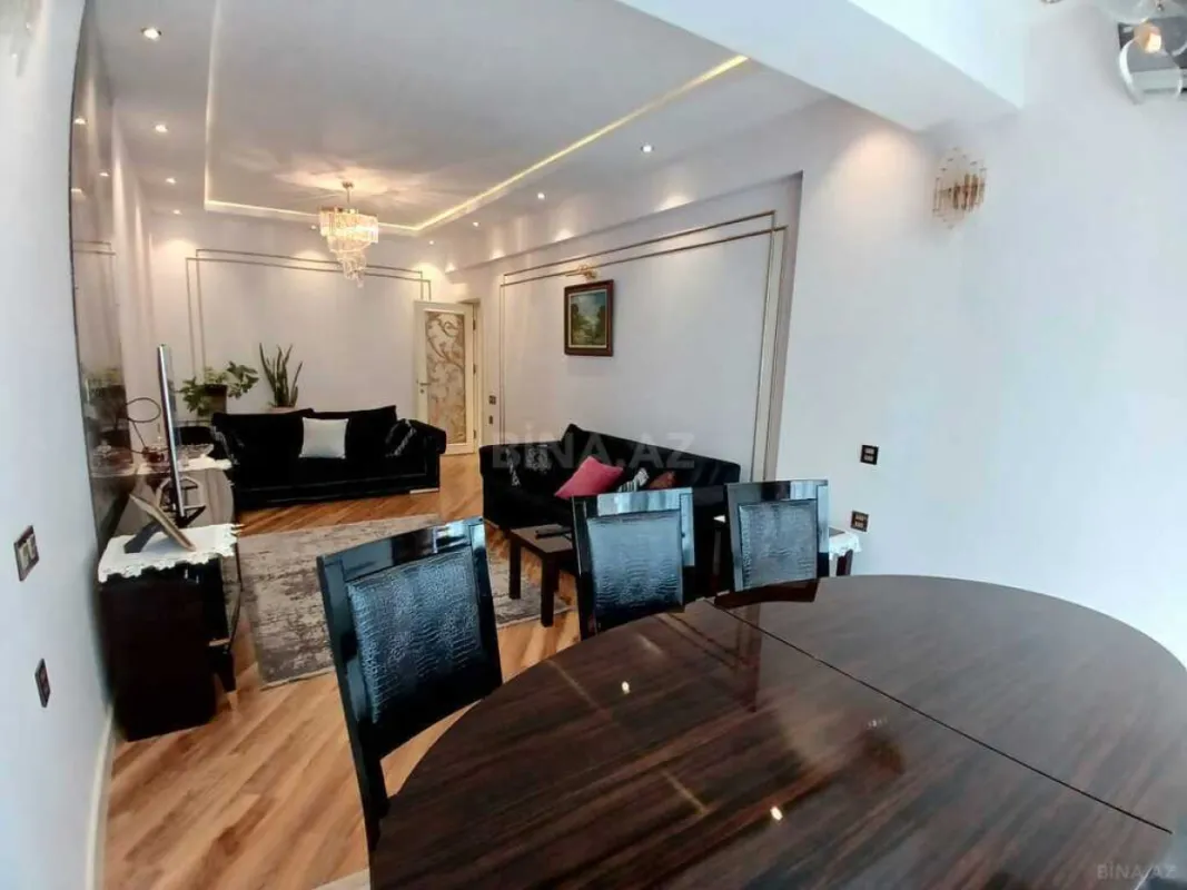 Satılır 3 otaqlı mənzil 143 m²