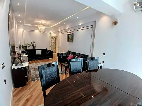 Satılır 3 otaqlı mənzil 143 m²