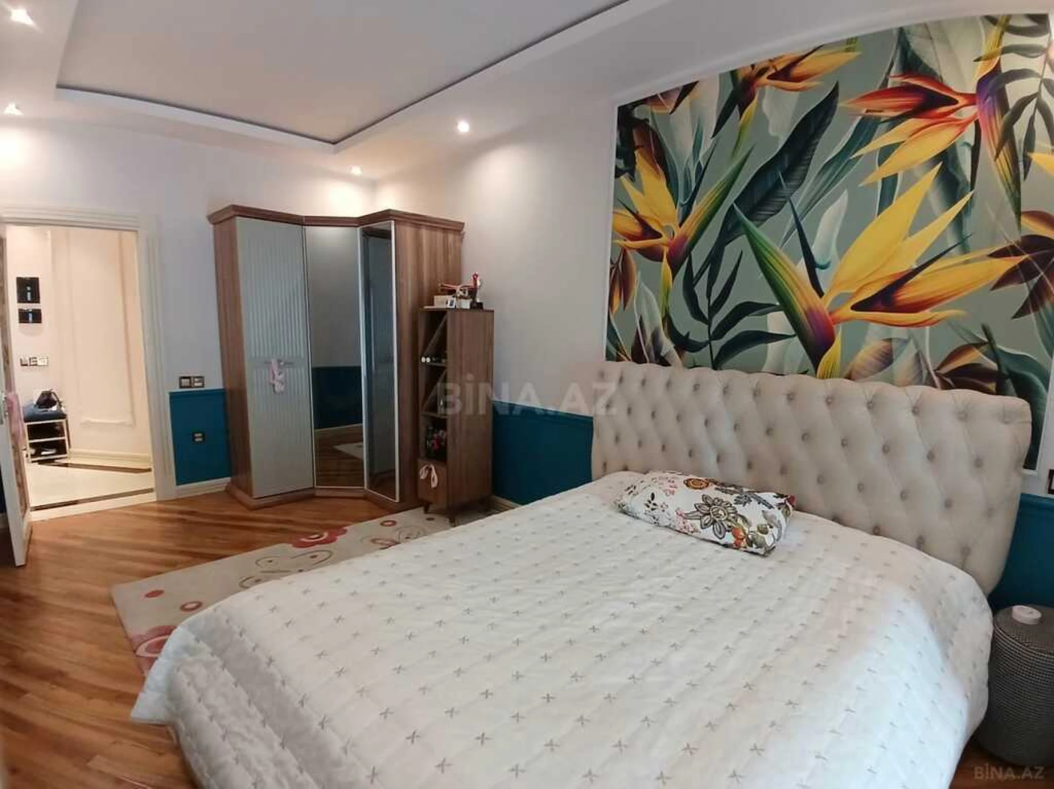 Satılır 3 otaqlı mənzil 143 m²