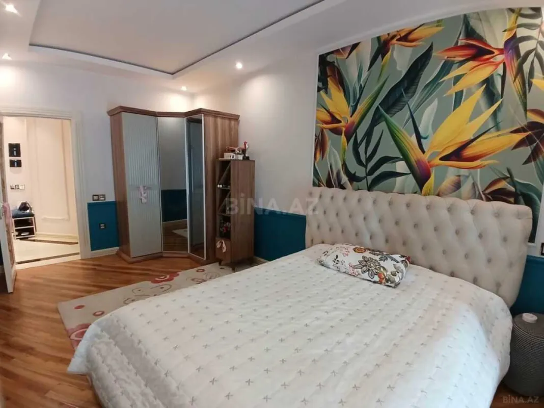 Satılır 3 otaqlı mənzil 143 m²