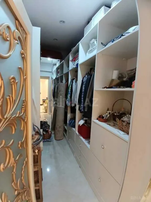 Satılır 3 otaqlı mənzil 143 m²