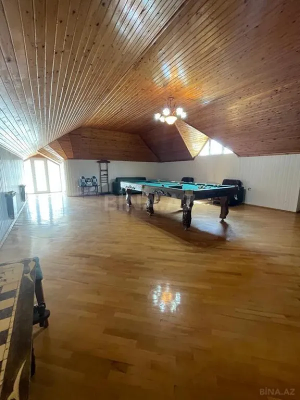 Satılır 7 otaqlı həyət evi 725 m²