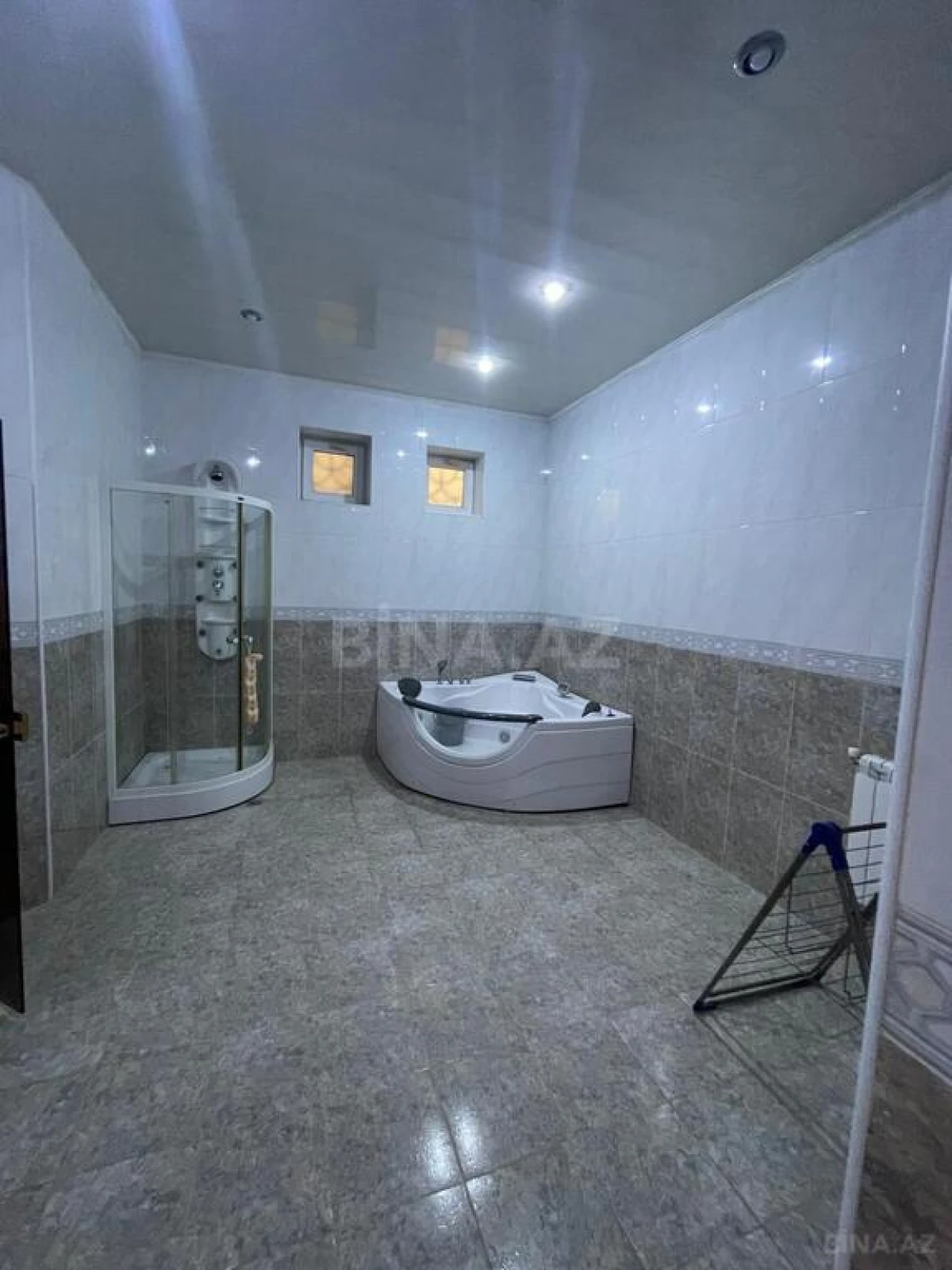 Satılır 7 otaqlı həyət evi 725 m²