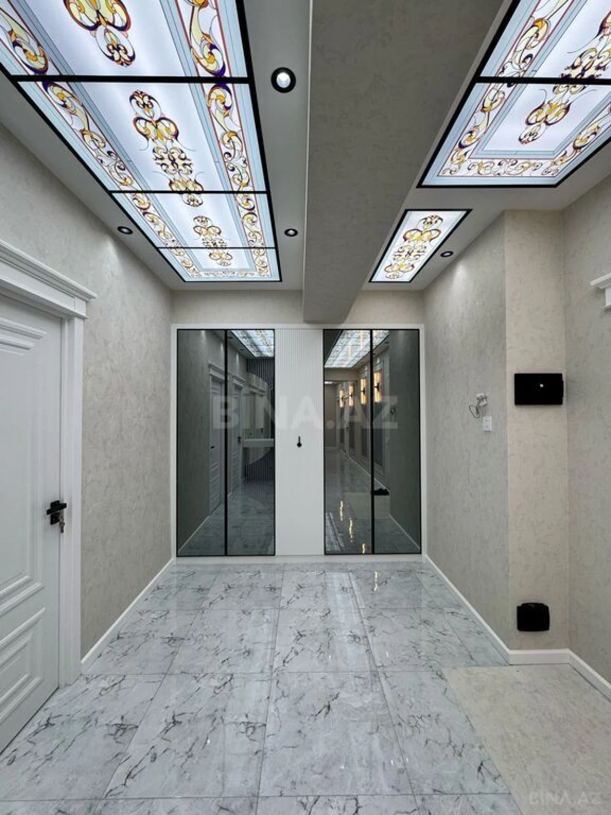 Satılır 4 otaqlı mənzil 155 m²