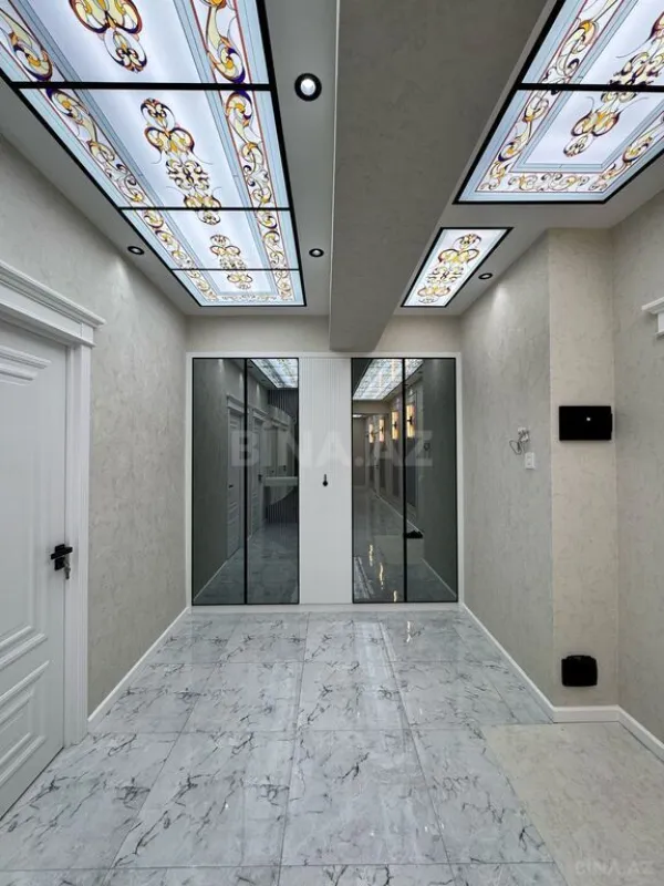 Satılır 4 otaqlı mənzil 155 m²