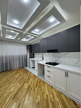 Satılır 4 otaqlı mənzil 155 m²