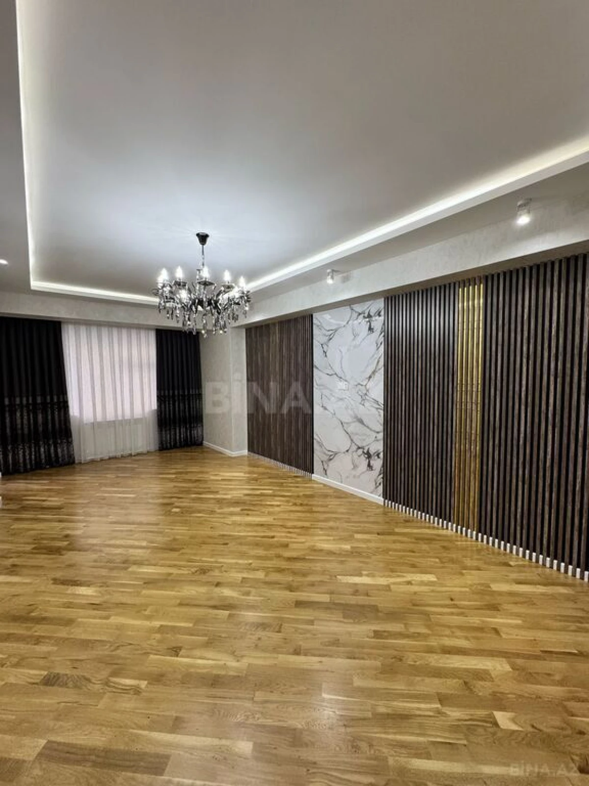 Satılır 4 otaqlı mənzil 155 m²