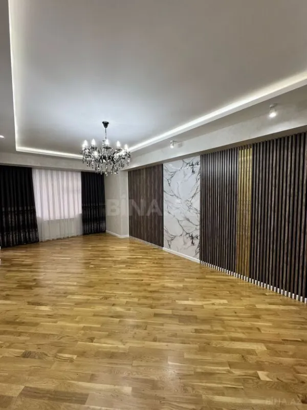 Satılır 4 otaqlı mənzil 155 m²