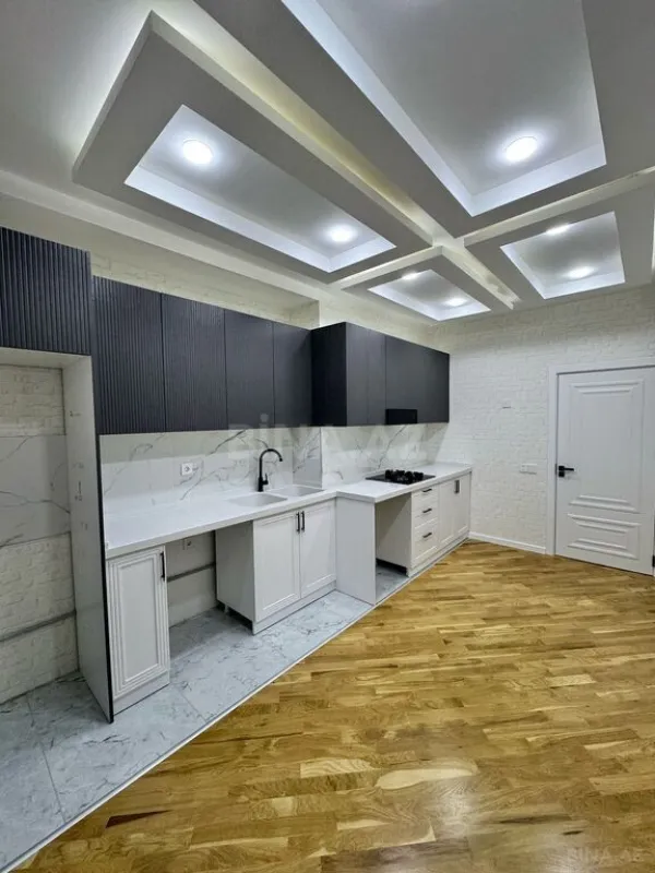 Satılır 4 otaqlı mənzil 155 m²