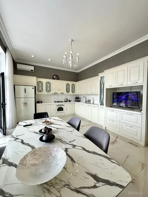 Kirayə verilir 5 otaqlı həyət evi 220 m²