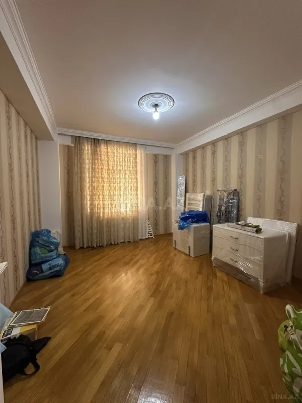 Satılır 3 otaqlı mənzil 120 m²