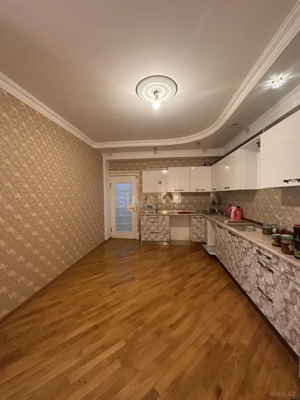 Satılır 3 otaqlı mənzil 120 m²