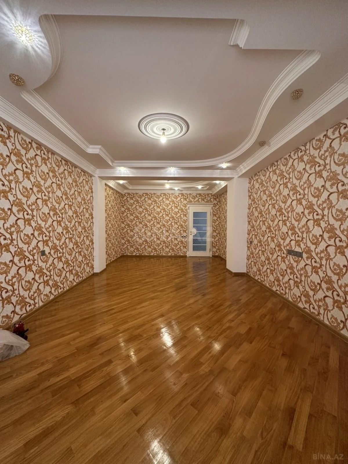 Satılır 3 otaqlı mənzil 120 m²