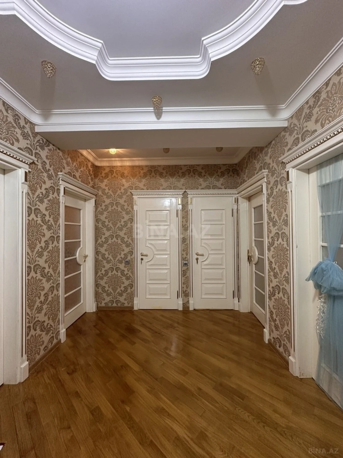 Satılır 3 otaqlı mənzil 120 m²