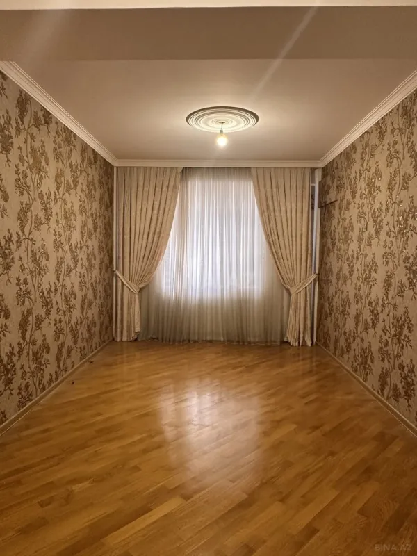 Satılır 3 otaqlı mənzil 120 m²