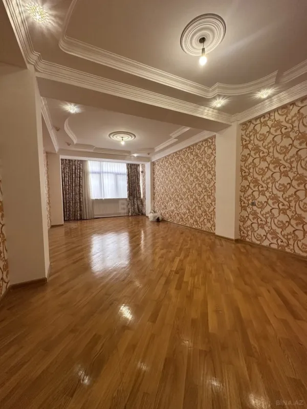 Satılır 3 otaqlı mənzil 120 m²
