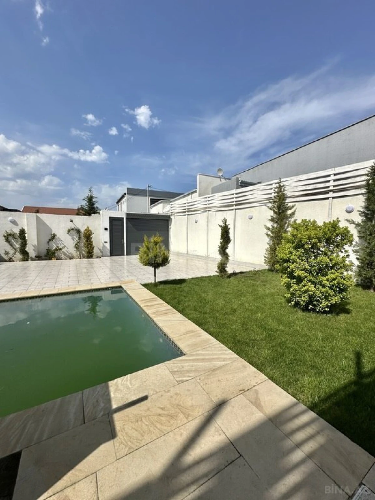 Satılır 4 otaqlı həyət evi 180 m²