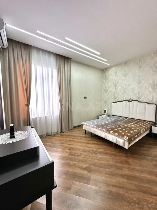 Satılır 4 otaqlı həyət evi 180 m²