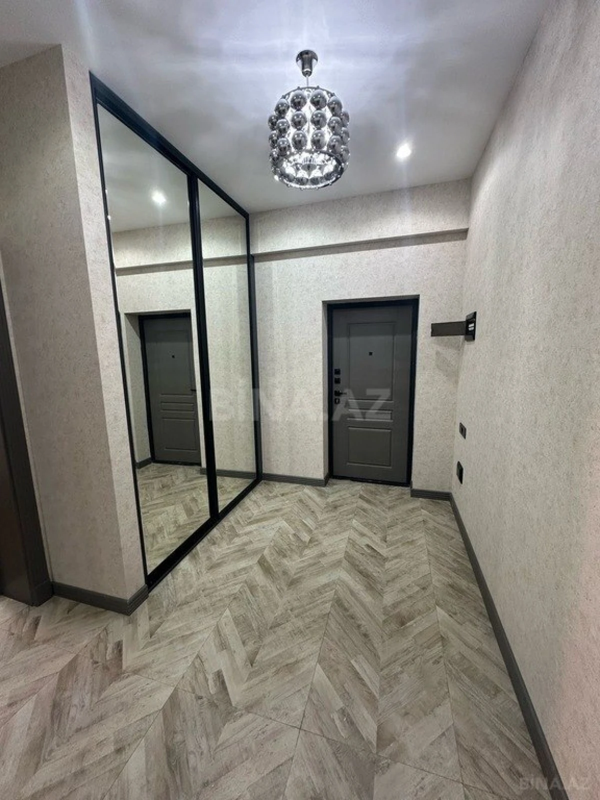Satılır 3 otaqlı mənzil 116 m²