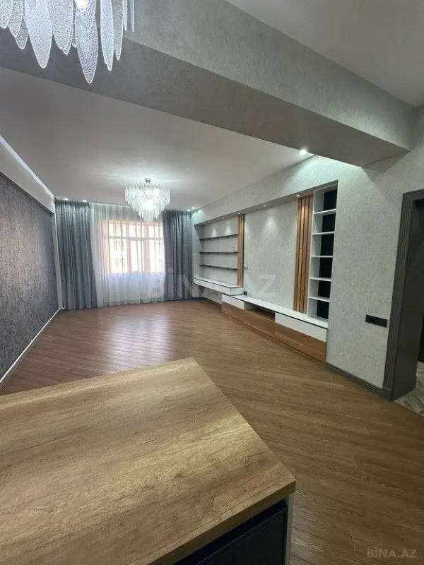 Satılır 3 otaqlı mənzil 116 m²