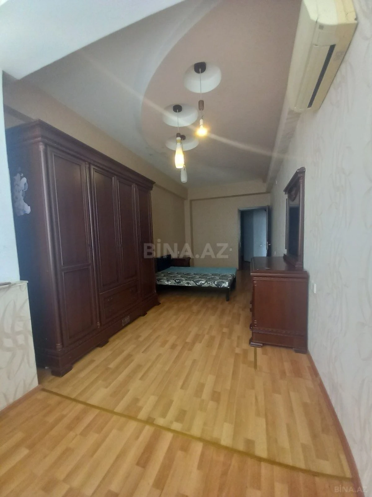 Kirayə verilir 4 otaqlı mənzil 230 m²