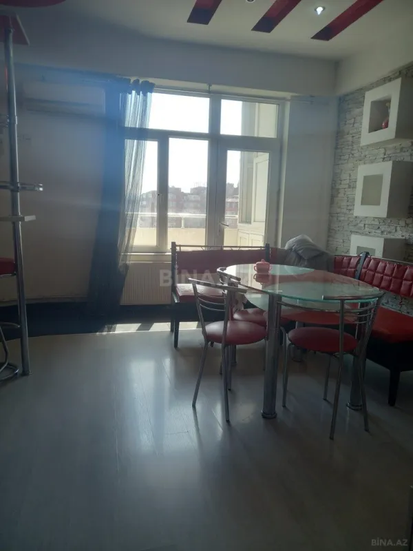 Kirayə verilir 4 otaqlı mənzil 230 m²