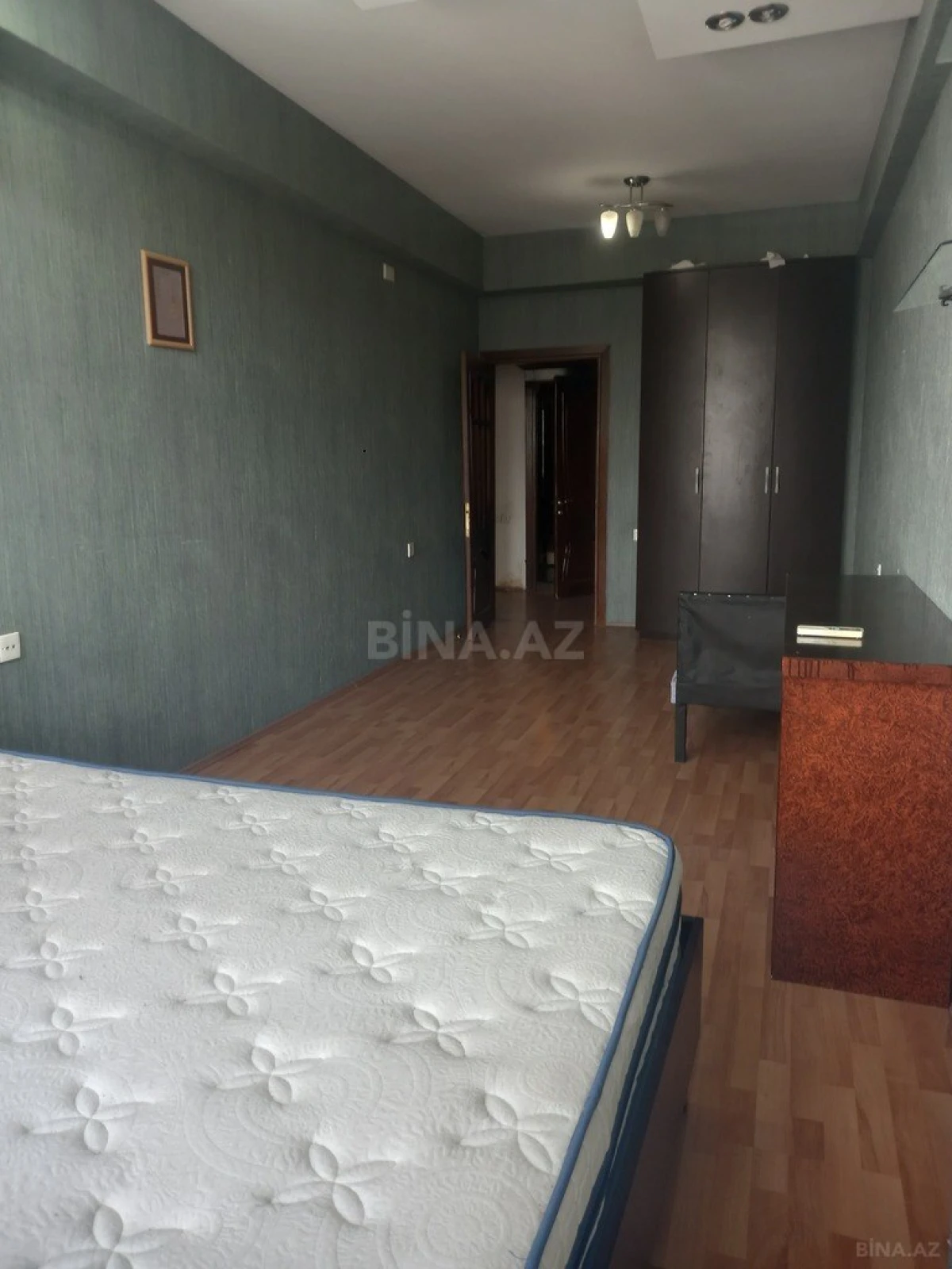 Kirayə verilir 4 otaqlı mənzil 230 m²