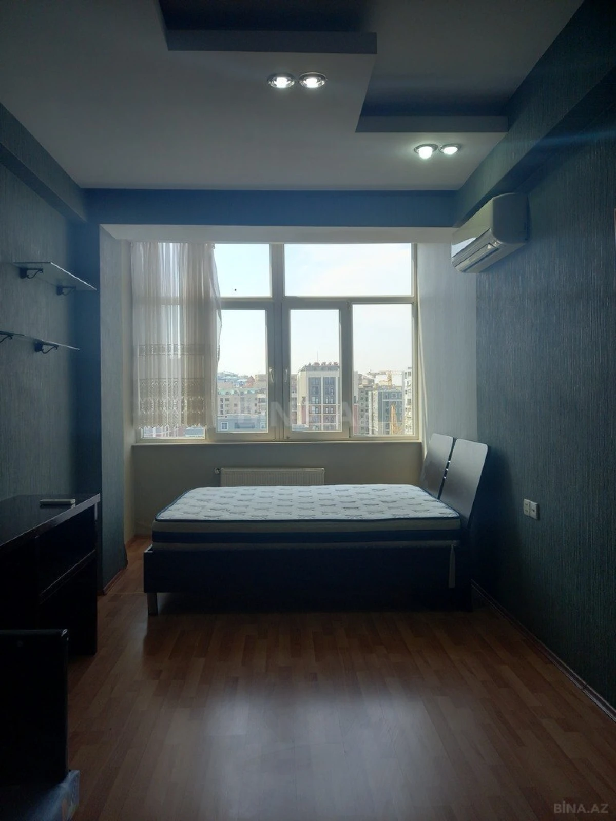 Kirayə verilir 4 otaqlı mənzil 230 m²