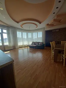Kirayə verilir 4 otaqlı mənzil 230 m²
