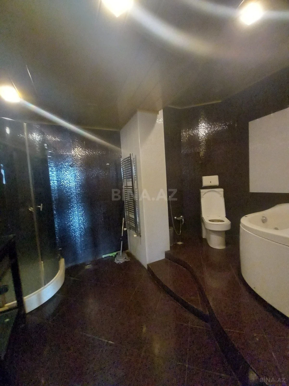 Kirayə verilir 4 otaqlı mənzil 230 m²