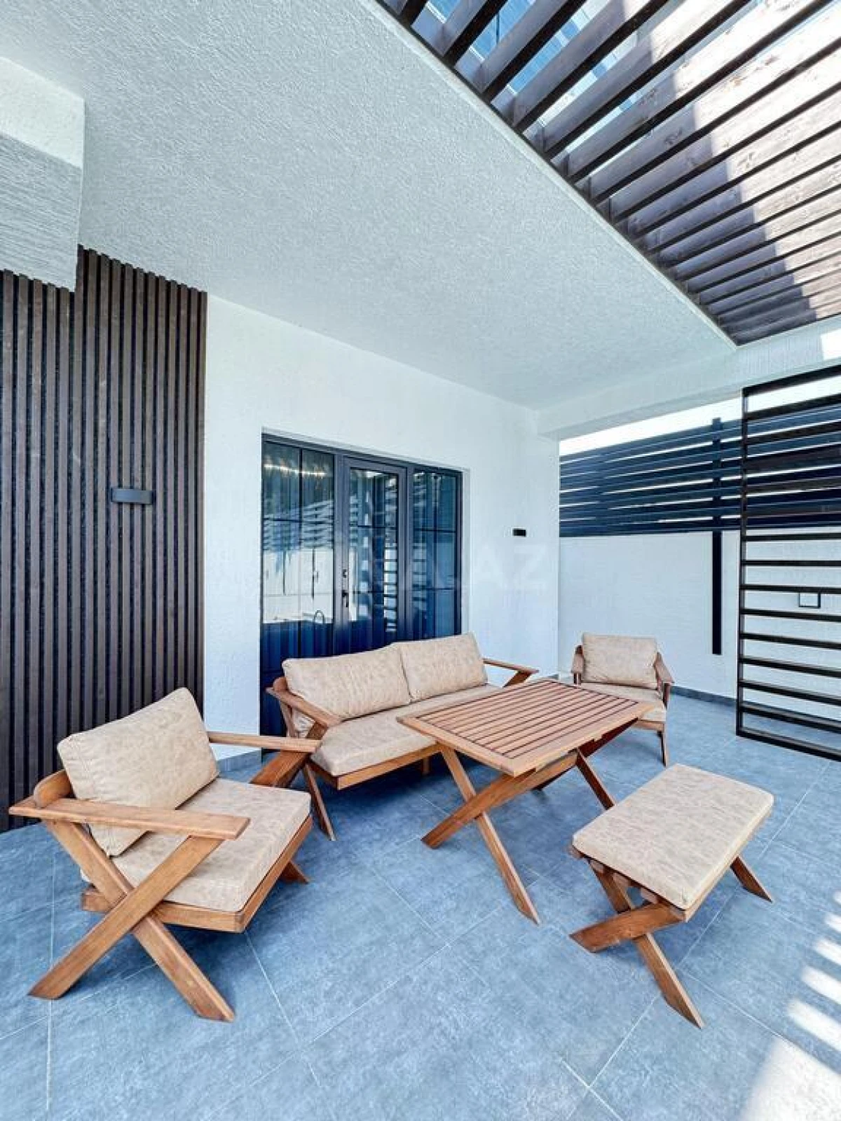 Satılır 5 otaqlı həyət evi 300 m²