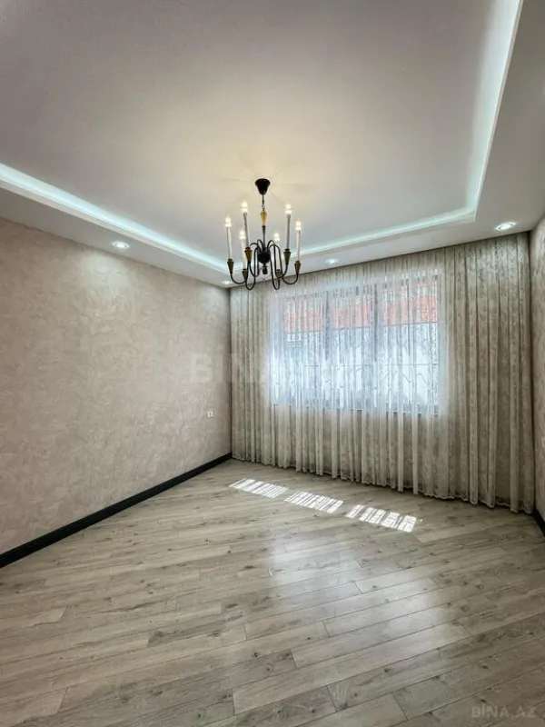 Satılır 5 otaqlı həyət evi 300 m²