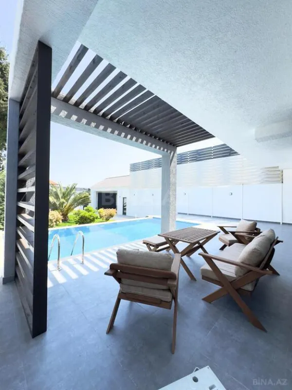 Satılır 5 otaqlı həyət evi 300 m²