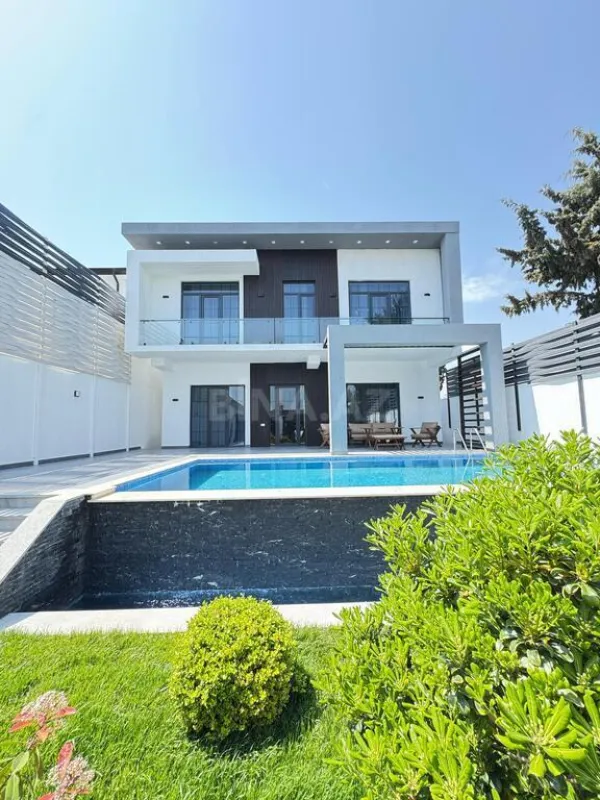 Satılır 6 otaqlı həyət evi 300 m²